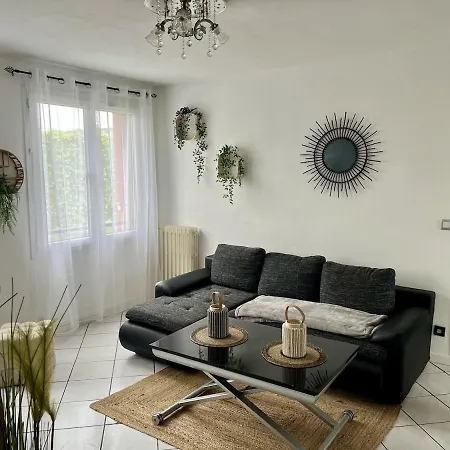 Apartment Spacieux Et Confortable T4 - Mantes-la-Jolie
